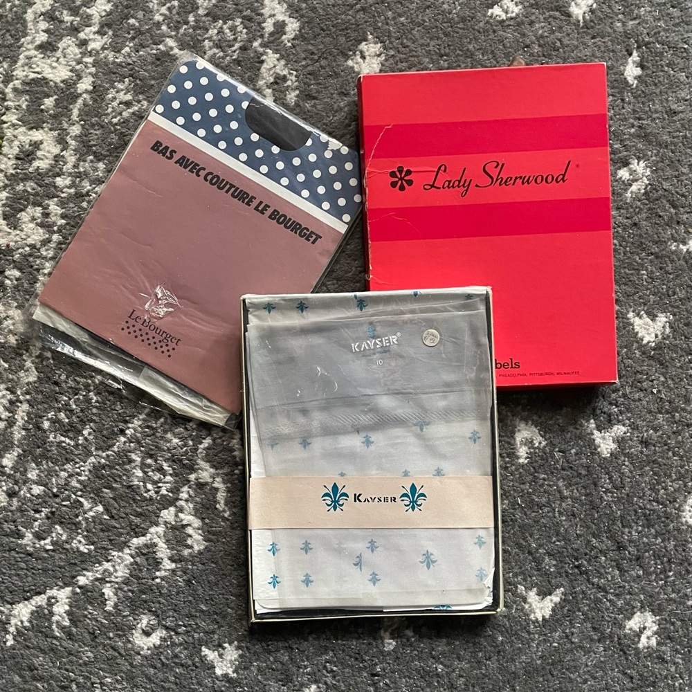 Lady Sherwood White Hosiery with Blue Fleur Motif